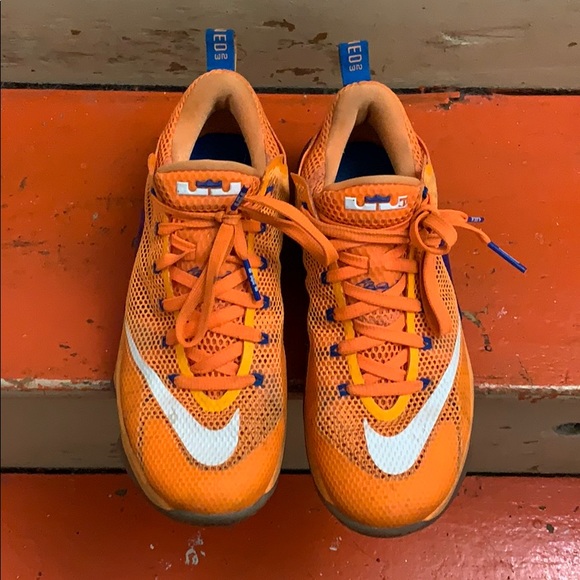 Nike Air  Lebron 12 low “Cavs Classic” - Picture 4 of 6